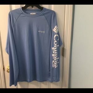 Columbia professional fishing gear pullover.